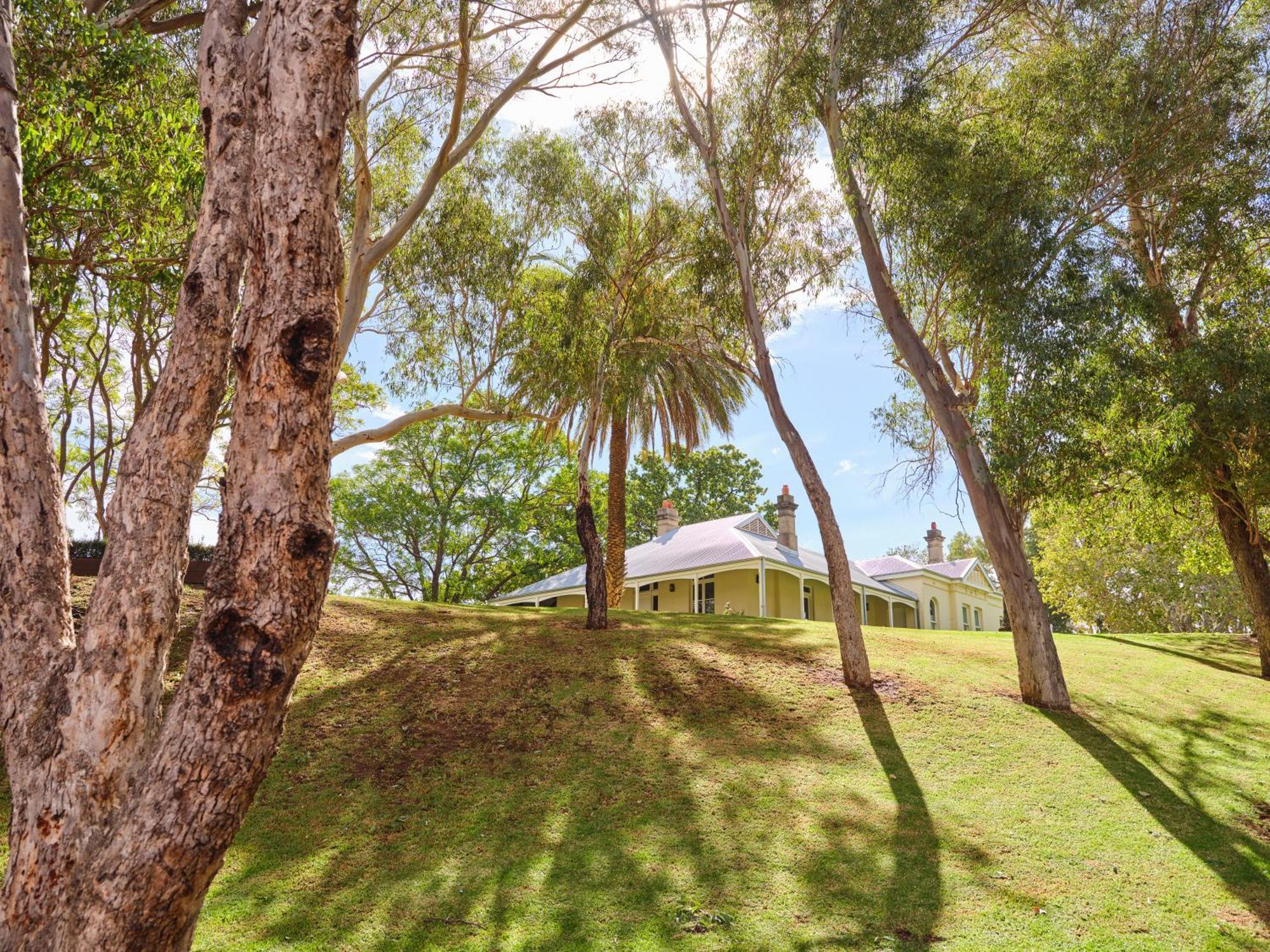 Maya Maya At Mandoon Estate West Swan Exterior photo The Old Museum Building