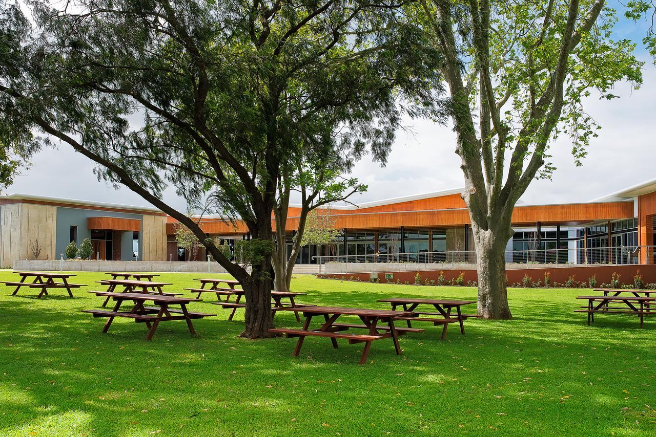 Maya Maya At Mandoon Estate West Swan Exterior photo The new library and student services building