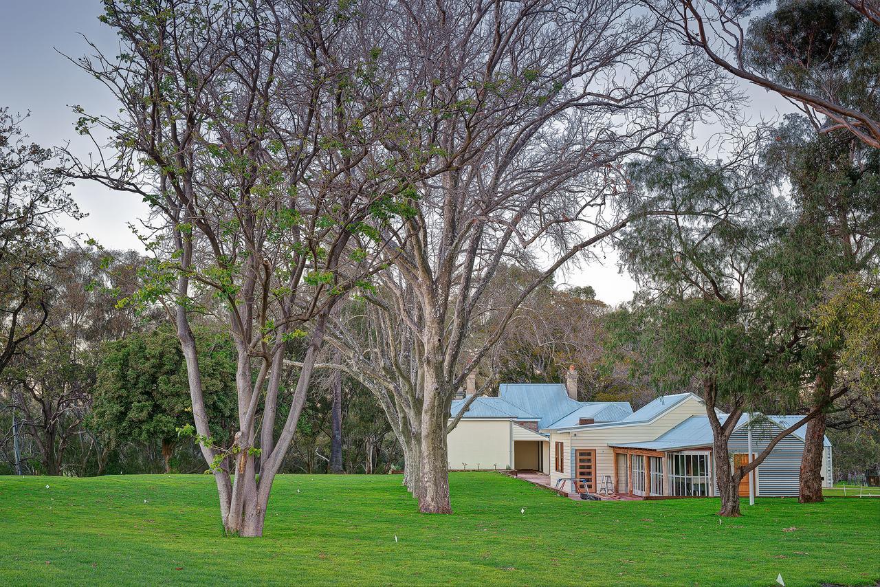 Maya Maya At Mandoon Estate West Swan Exterior photo The Old School at the University of Western Australia